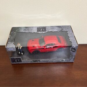 2015 DODGE CHALLENGER & GLENN FIGURE WALKING DEAD 1/24 DIECAST BY JADA 35185